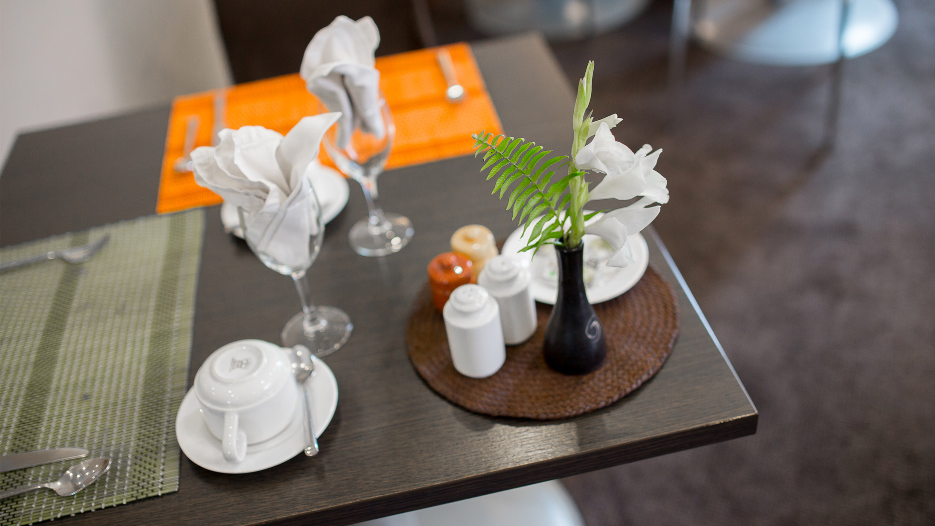 tana-hotel-home-1