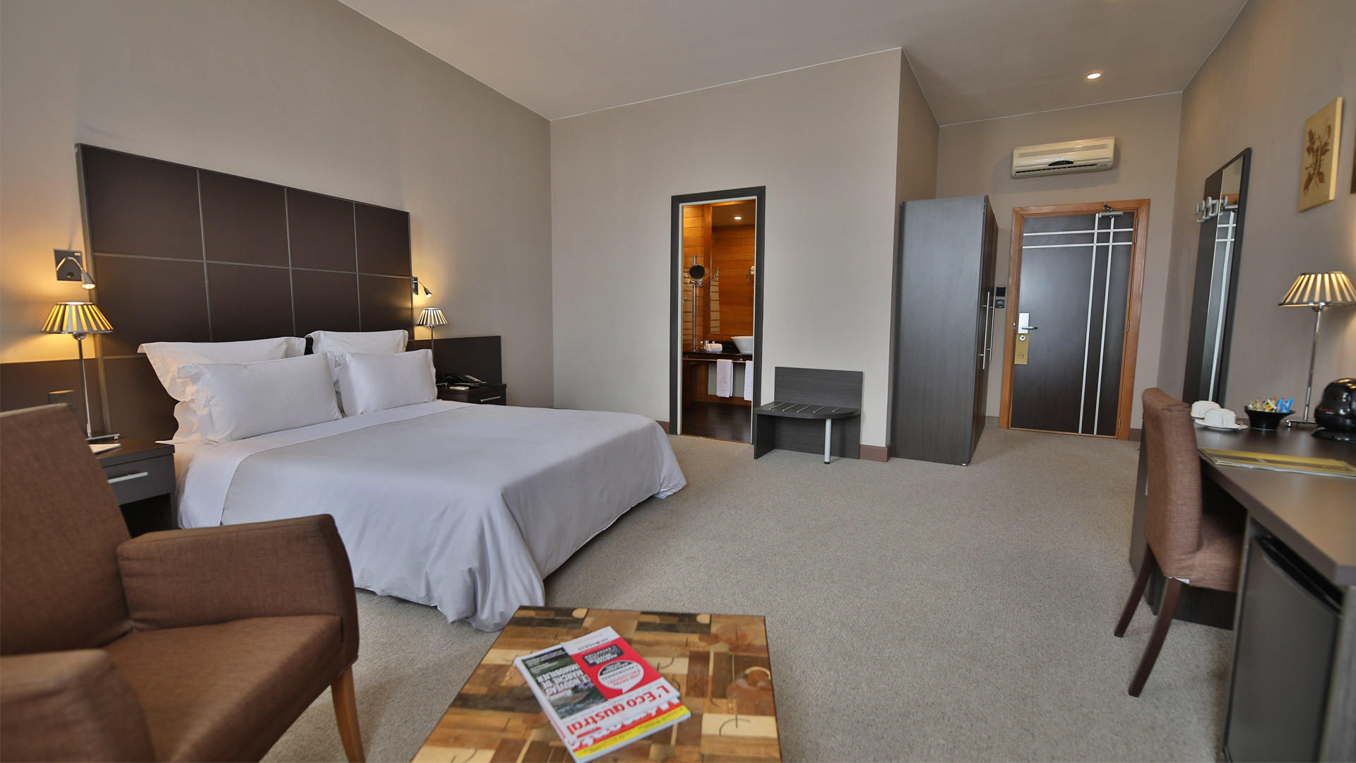 slider-home-tana-hotel